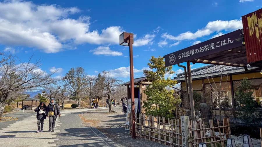 Kyoto, 18 January 2025. Visiting Arashiyama Bamboo Forest in Kyoto during winter, where the frosty air whispers through the endless stalks, and the emerald path feels like a timeless retreat beneath.