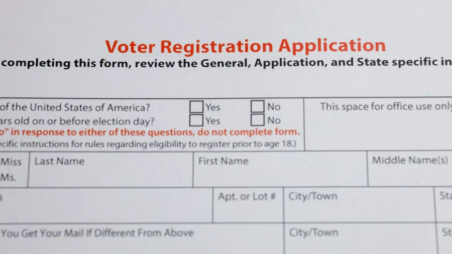 Voter registration application form with fields for personal information and eligibility questions. The form includes checkboxes for citizenship and age.