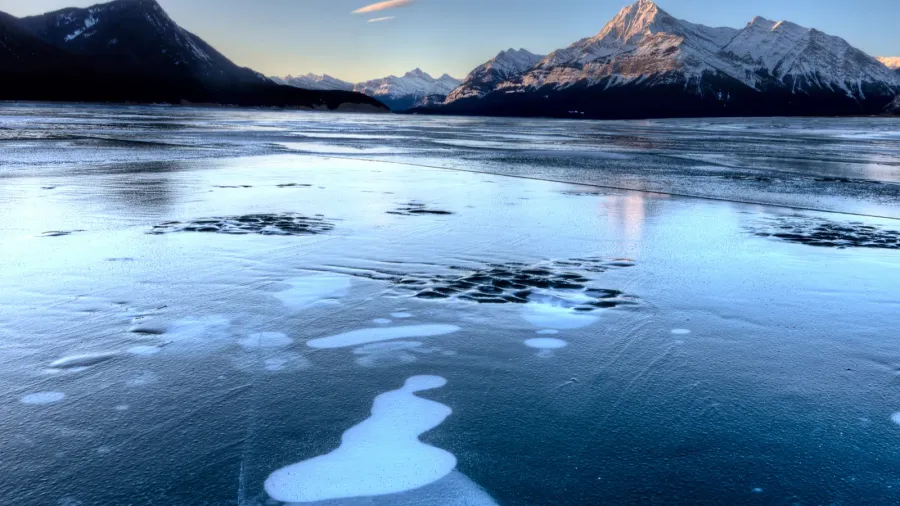 abraham lake winter