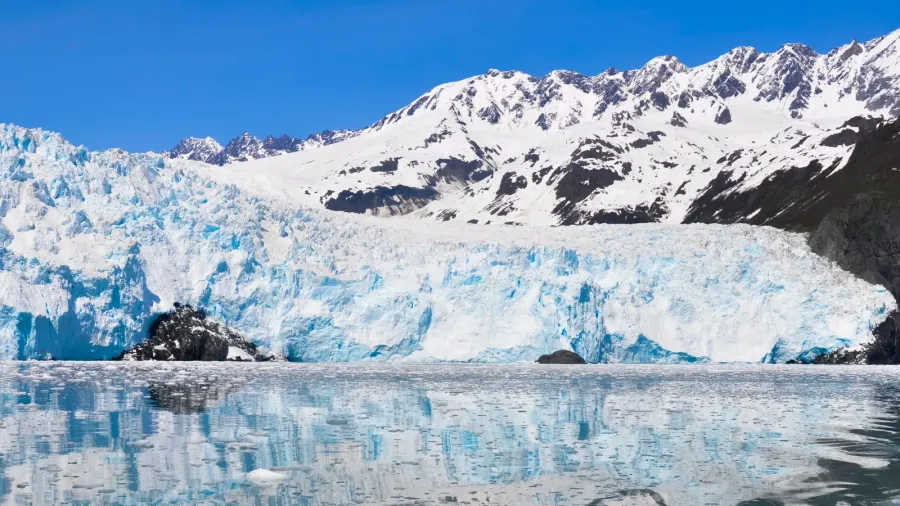 aialik glacier kenai fjords national park alaska