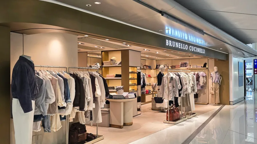 airport boutique with minimalist fashion display and sleek retail design