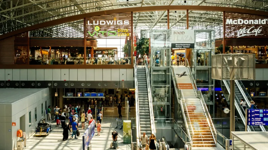 airport-terminal-frankfurt-international-airport-.webp