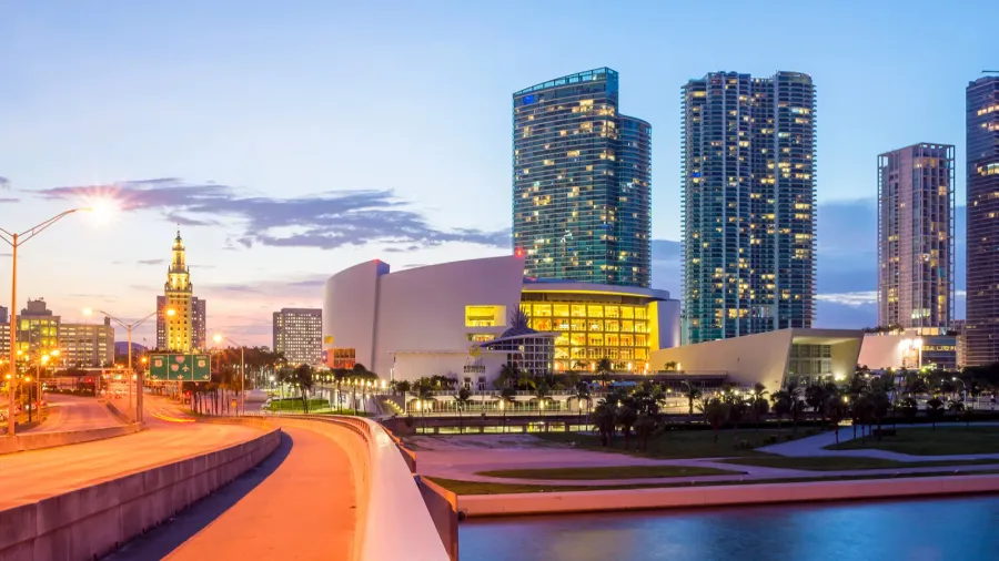 american airlines arena at night