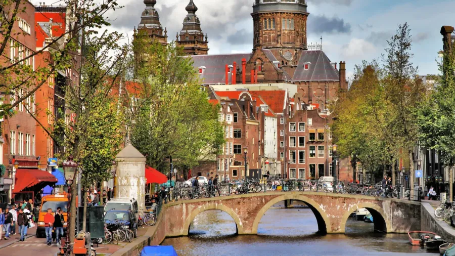 beautiful amsterdam canals