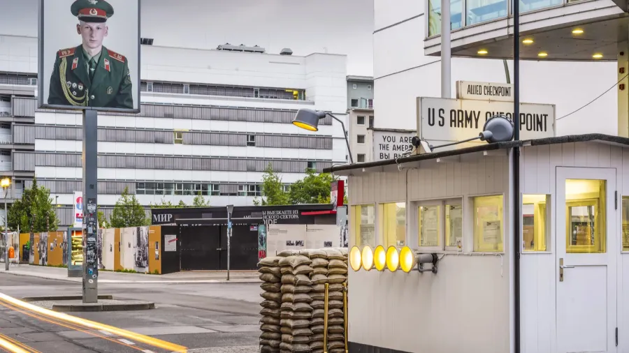 checkpoint charlie in berlin