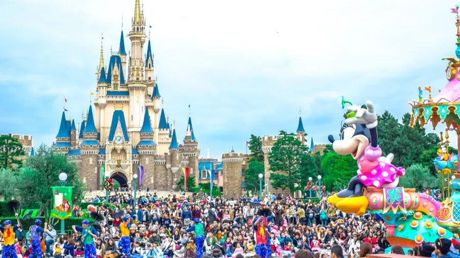 chiba japan crowds seeing daytime parade in front of cinderella