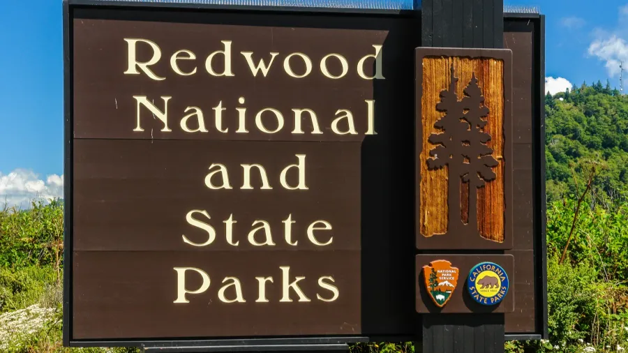 entrance sign in redwood national park in california united states