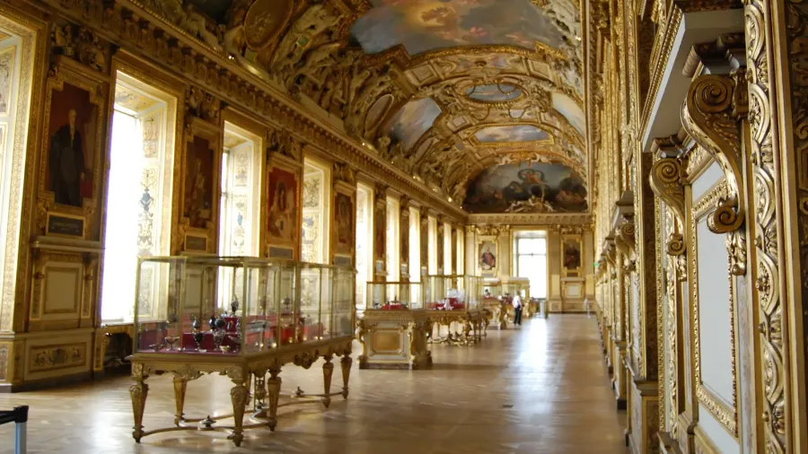 golden room in louvre