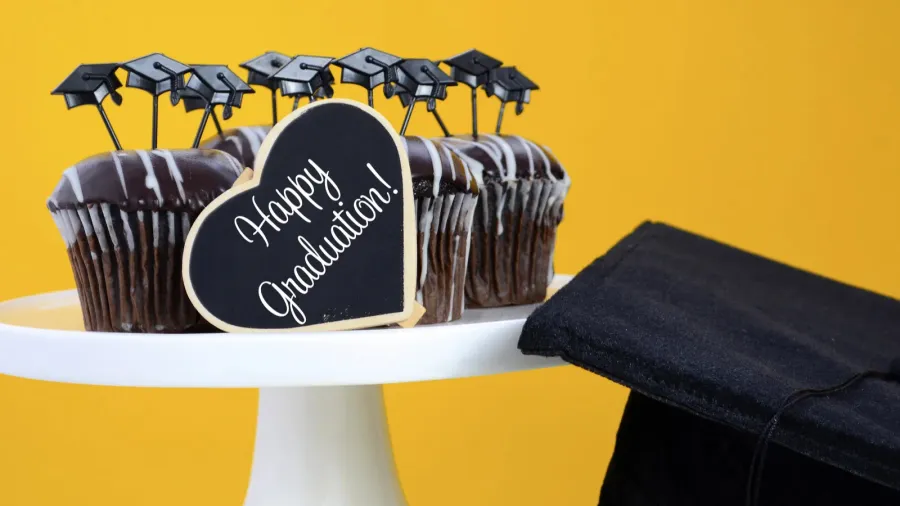 happy graduation day party chocolate cupcakes