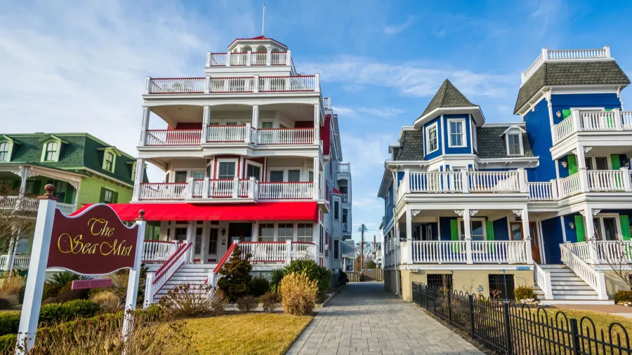 houses along beach avenue in cape may new jersey
