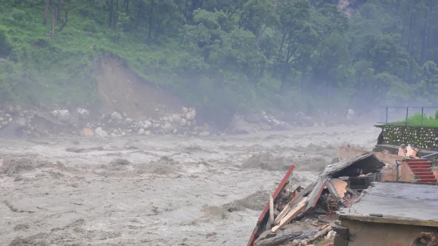 india disaster heavy rainfall causes floodcause harm to many lives