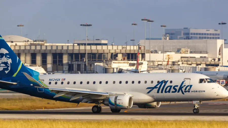 los angeles california  april 14 2019 alaska airlines horizon