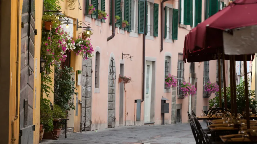 morning in the tuscan town