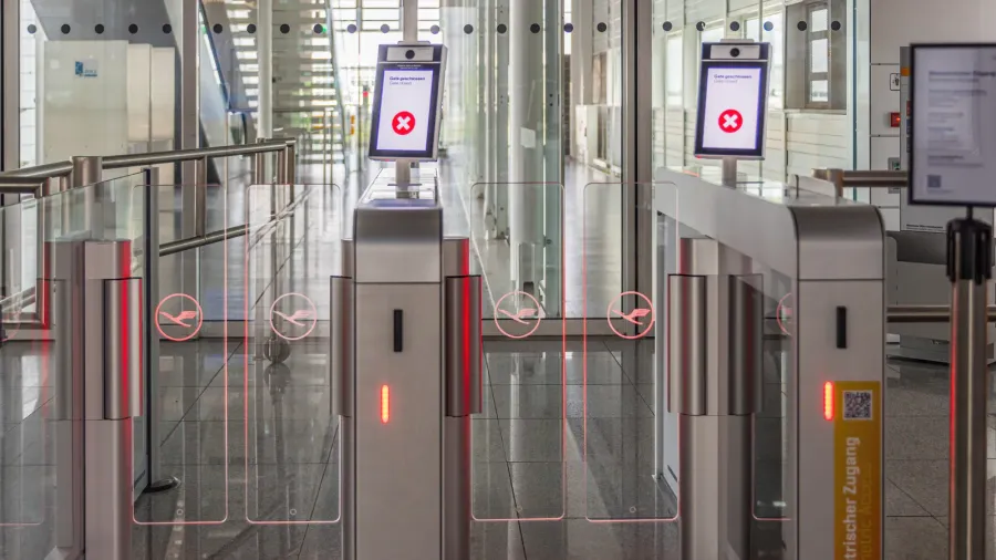 new biometric boarding gate at munich airport