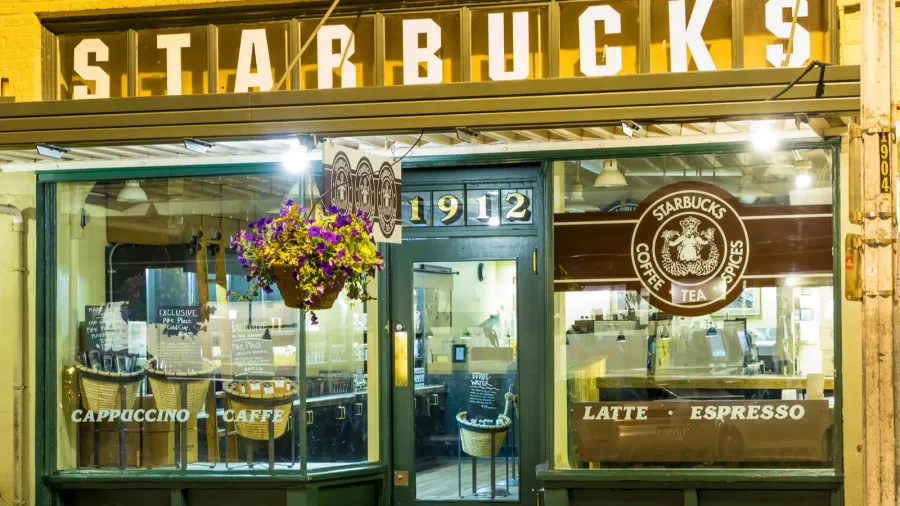 original starbucks store at 1912 pike place