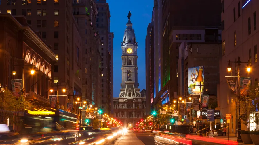 philadelphia streets by night  pennsylvania  usa