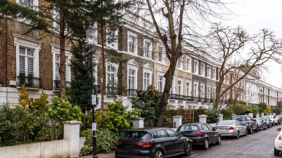 residential house in chelsea in winter london