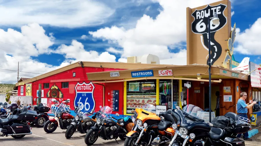 route 66 decorations in seligman