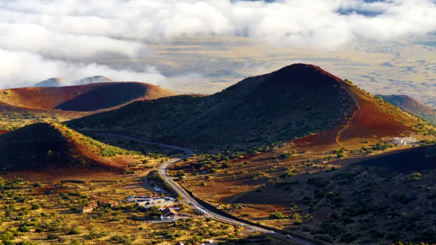 scenic view of mauna loa volcano on the big island