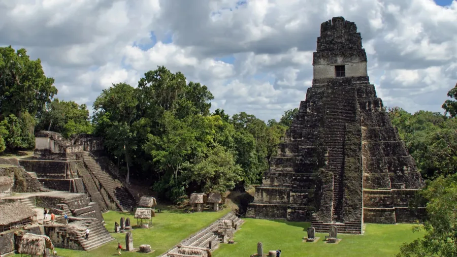 temple of the great jaguar in tikal