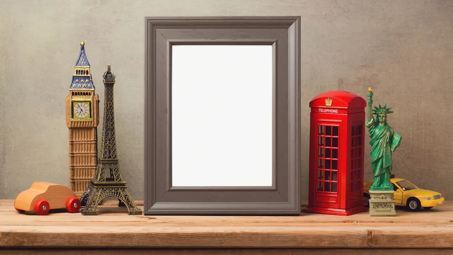 photo frames and travel souvenirs