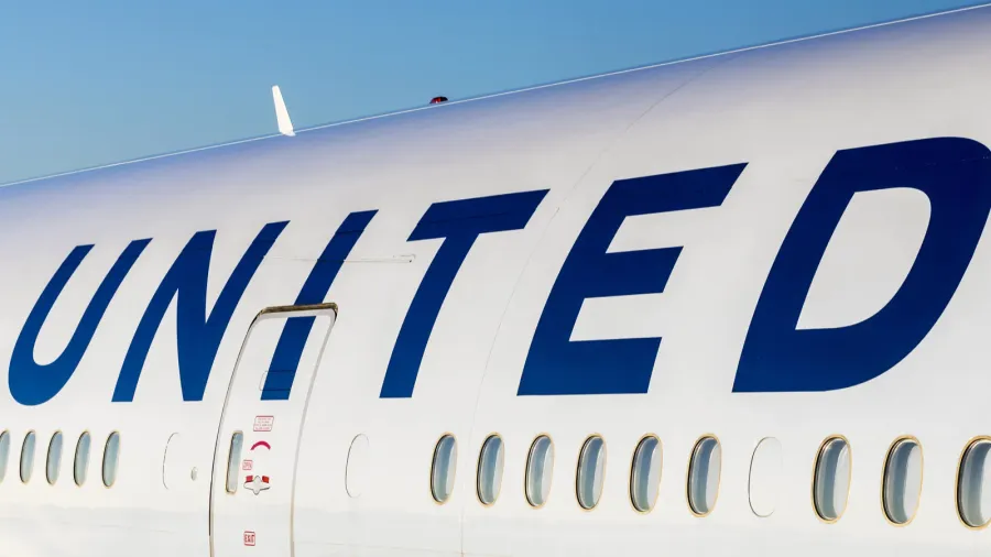 united airlines aircraft logo at an aircraft