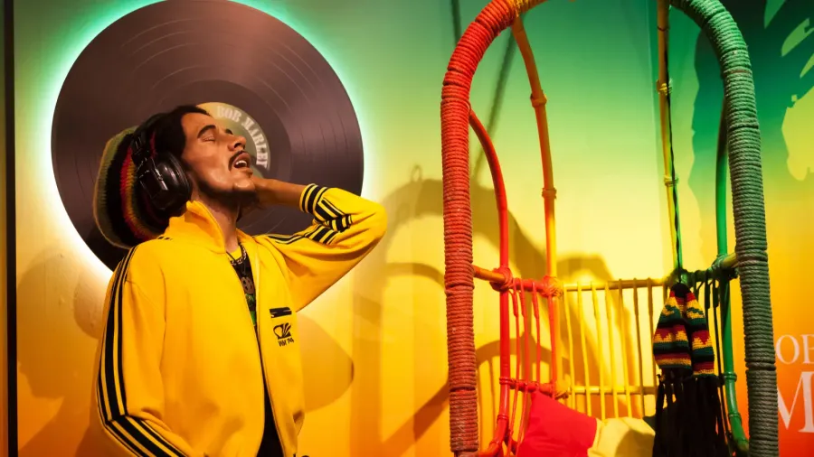wax figure of bob marley singer in madame tussauds wax